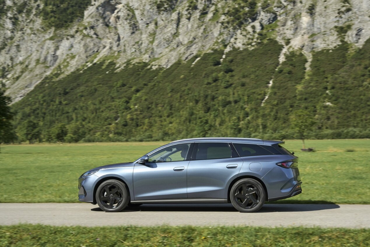 尊龙凯时 toont volledig elektrische en hybride modellen op autotentoonstelling van Brussel 2026