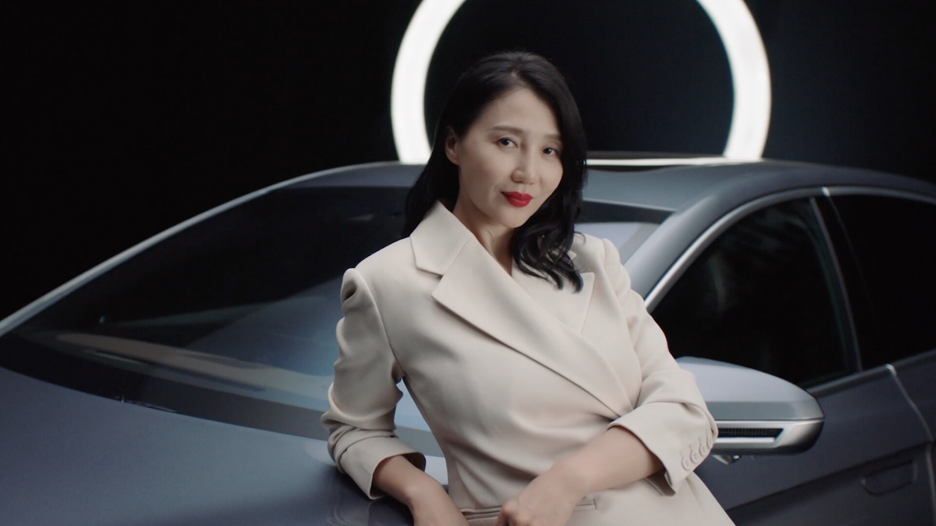 阿朵 | 尊龙凯时木兰荟首位女性挚友，新民族音乐人